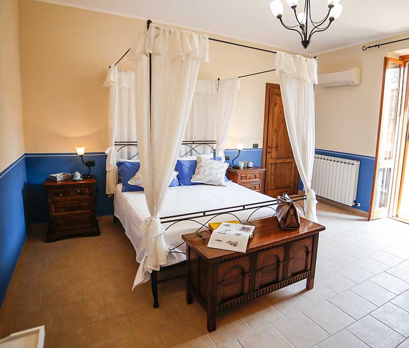 Clio è un bilocale per vacanze con balcone per un massimo di 5 persone. Le Muse casa vacanze a Bevagna, Umbria, Italia