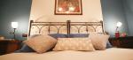 Precious headboard in wrought iron - Tersicore Vacation Apartment in Bevagna, Umbria, Italy