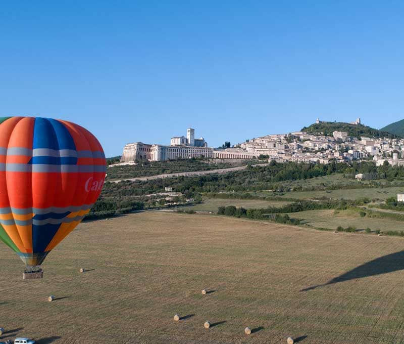 Umbria in a hot air balloon. Experience for an authentic and unique holiday in Italy
