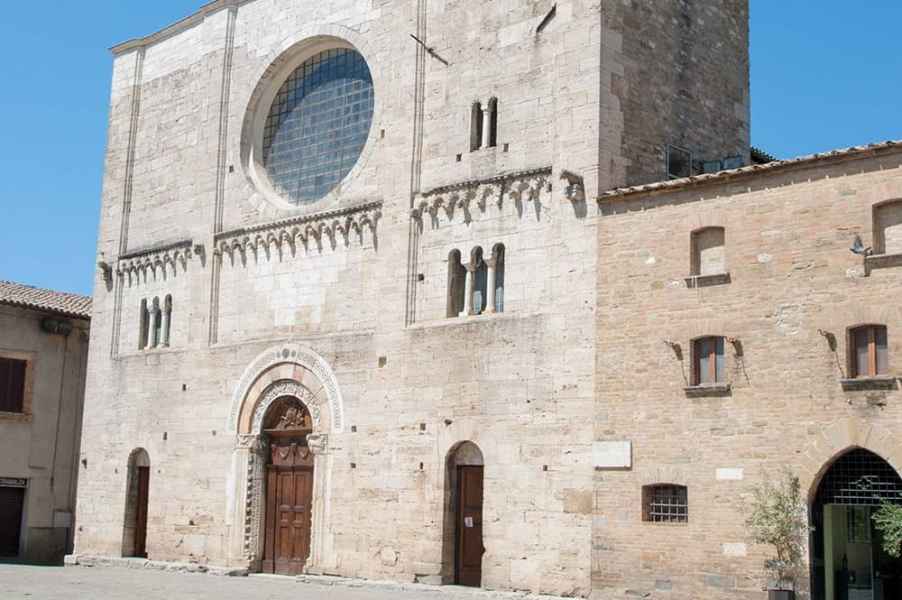 The Church of San Michele is a splendid example of Umbrian Romanesque - Piazza Filippo Silvestri Bevagna Umbria