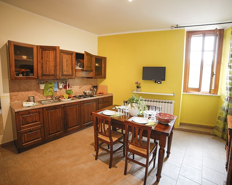 The spacious table (extendable) for meals - Vacation apartment Le Muse Bevagna, Umbria, Italy