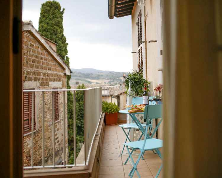 Prima colazione e aperitivi in balcone - Le Muse Appartamenti Vacanze Bevagna, Umbria, Italia