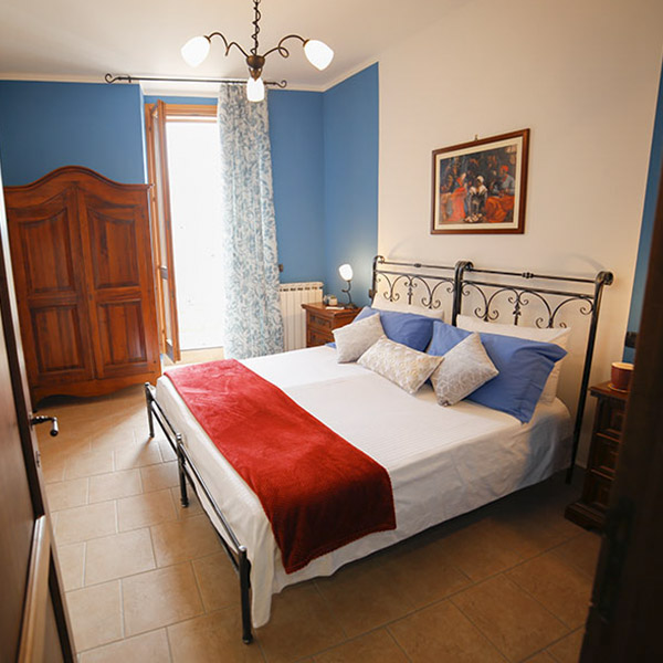Tersicore è un luminoso e accogliente appartamento vacanze per 4 persone a Bevagna Umbria. Gestisci il tuo affitto per le vacanze in Italia